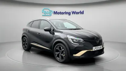 Usado Renault Captur Engineered 143 HP (105 kW) 2023 Preto SUV
