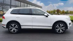 White Used 2016 VW Touareg R-line SUV | £18,990 (Good price)