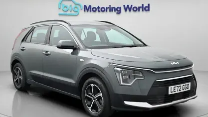 Usado Kia Niro 141 HP (103 kW) 2023 Verde SUV