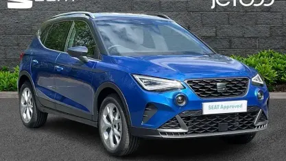 Ny Seat Arona FR 116 HK (85 kW) 2025 Röd SUV