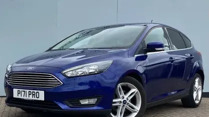 Used Ford Focus Zetec 125 HP (91 kW) 2017 Blue Hatchback