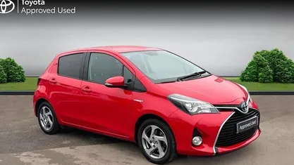 Used Toyota Yaris Hybrid 101 HP (74 kW) 2016 Hatchback