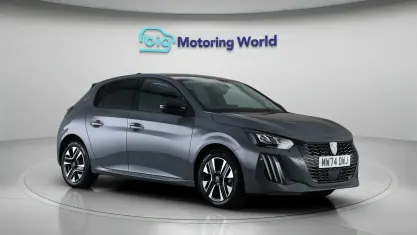 Usado Peugeot 208 Allure 101 CV (74 kW) 2024 Gris Utilitario