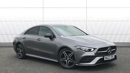 Begagnad Mercedes CLA180 Executive 136 HK (100 kW) 2022 Grå Sedan