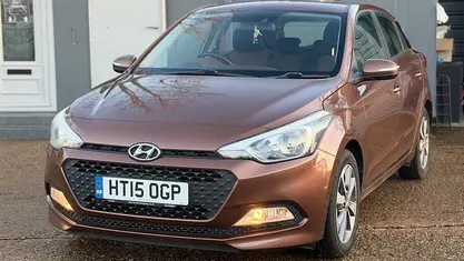 Used Hyundai i20 SE 101 HP (74 kW) 2015 Brown Hatchback
