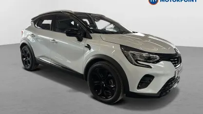 Used Renault Captur Rive Gauche 143 HP (105 kW) 2022 White/black SUV
