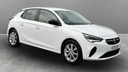 Used Vauxhall Corsa Design Edition 75 HP (55 kW) 2022 White Hatchback