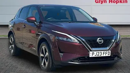 Used Nissan Qashqai N-Connecta 190 HP (139 kW) 2023 Red SUV