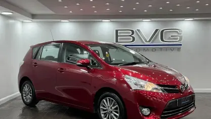 Used Toyota Verso 132 HP (97 kW) 2017 Red MPV
