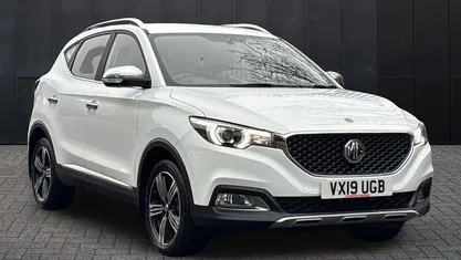 White Used 2019 MG ZS Exclusive Hatchback | £10,104 (Fair price)