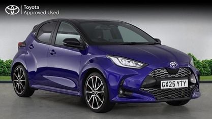 Używany Toyota Yaris Hybrid Sport 131 KM (96 kW) 2025 Niebieski Hatchback