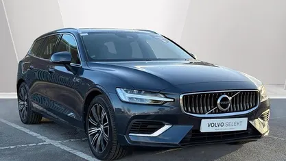 Used Volvo V60 Inscription 340 HP (250 kW) 2021 Blue Estate