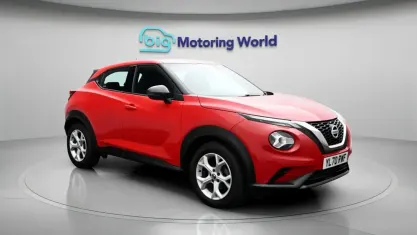 Usado Nissan Juke Acenta 117 HP (86 kW) 2020 Vermelho SUV