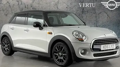 Second-hand Mini Cooper Hatch 136 CP (100 kW) 2017 Hatchback