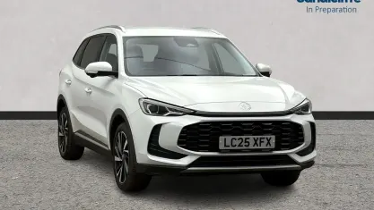 Used MG ZS Trophy 196 HP (144 kW) 2024 Solid  arctic white SUV