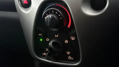 Used Toyota Aygo X-play 69 HP (50 kW) 2016 Red Hatchback