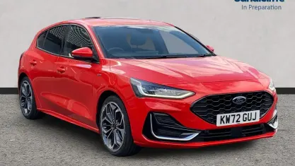 Used Ford Focus Vignale 125 HP (91 kW) 2022 Red Hatchback