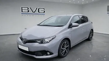 Used Toyota Auris Hybrid Design 136 HP (100 kW) 2018 Hatchback