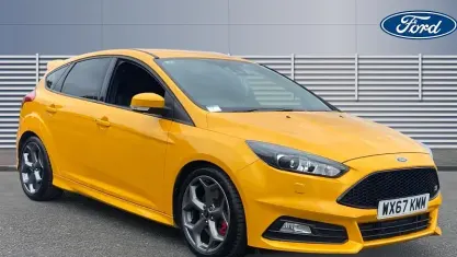 Used Ford Focus ST 185 HP (136 kW) 2017 Yellow Hatchback