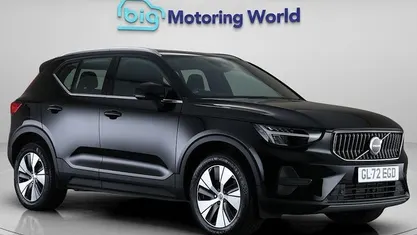 Begagnad Volvo XC40 Core 211 HK (155 kW) 2022 Svart SUV