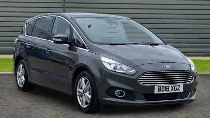 Używany Ford S-MAX Titanium 180 KM (132 kW) 2018 Szary Minivan