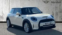 Pepper white Used 2022 Mini Cooper S Exclusive Hatchback | £22,967 (Fair price)