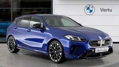 Begagnad BMW M135 Shadowline 300 HK (220 kW) 2024 Halvkombi