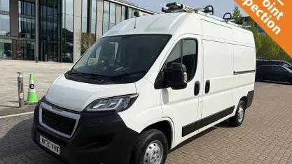 Begagnad Peugeot Boxer 140 HK (102 kW) 2022 Van