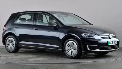 Käytetty VW e-Golf 99 kW (135 HP) 2018 Musta Viistoperä