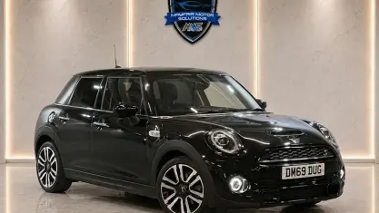 Used Mini Cooper S Exclusive 192 HP (141 kW) 2020 Black Hatchback