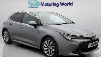 Begagnad Toyota Corolla Design 122 HK (89 kW) 2022 Grå Halvkombi