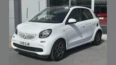 White Used 2015 Smart ForFour Premium Hatchback | £5,495 (Fair price)