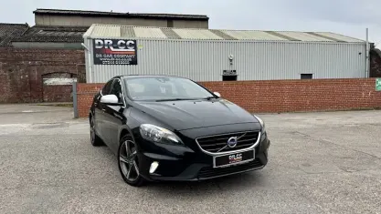 Used Volvo V40 R-Design 120 HP (88 kW) 2016 Black Hatchback