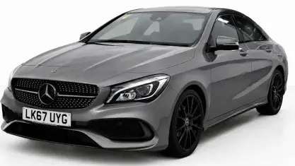 Usado Mercedes CLA220 AMG line 177 CV (130 kW) 2017 Berlina
