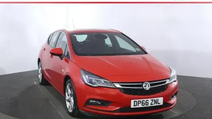 Used Vauxhall Astra SRi 150 HP (110 kW) 2016 Red Hatchback