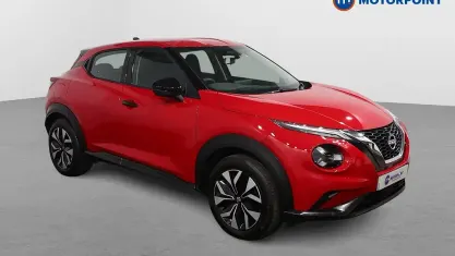 Begagnad Nissan Juke Acenta Premium 114 HK (83 kW) 2025 Röd SUV