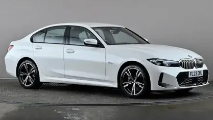 Begagnad BMW 330e M Sport 292 HK (214 kW) 2023 Vit Sedan