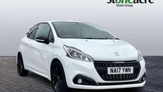 White Used 2017 Peugeot 208 Hatchback | £5,000 (Fair price)