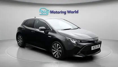 Used Toyota Corolla Design 122 HP (89 kW) 2021 Hatchback
