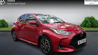 Used Toyota Yaris Design 116 HP (85 kW) 2023 Red Hatchback