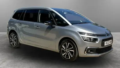Used Citroën C4 SpaceTourer Shine 131 HP (96 kW) 2022 MPV