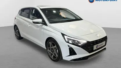 Used Hyundai i20 Ultimate 101 HP (74 kW) 2025 White Hatchback