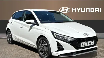 Used Hyundai i20 Advanced 101 HP (74 kW) 2024 White Hatchback