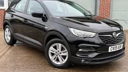Used Vauxhall Grandland X 131 HP (96 kW) 2019 Black SUV