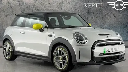 Begagnad Mini Cooper Level 2 135 kW (184 HK) 2023 Halvkombi