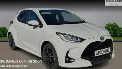 Usado Toyota Yaris Hybrid Design 116 HP (85 kW) 2026 Citadino
