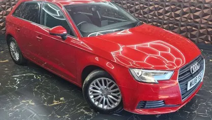 Used Audi A3 Sportback Advanced 116 HP (85 kW) 2018 Red Hatchback