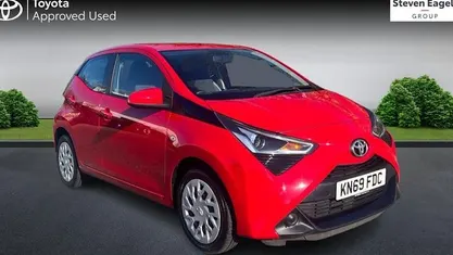 Used Toyota Aygo X-play 72 HP (52 kW) 2020 Hatchback