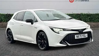 White Used 2021 Toyota Corolla Sport Hatchback | £16,904 (Fair price)