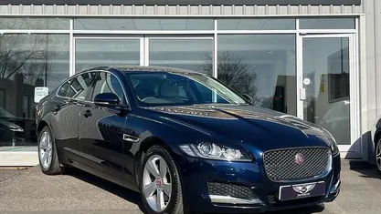 Used Jaguar XF Portfolio 180 HP (132 kW) 2019 Blue Sedan